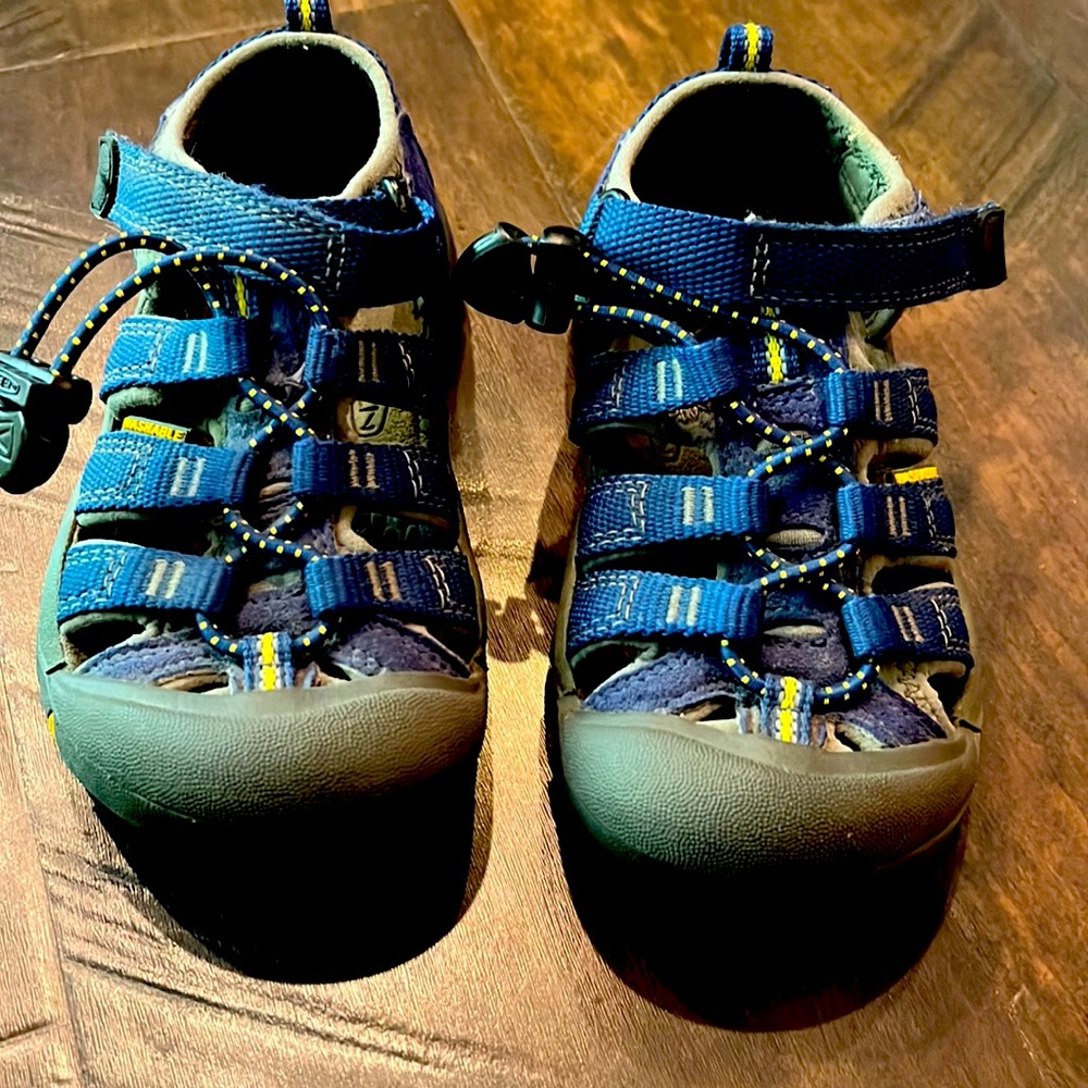 Toddler/Youth size 10 Keen water sandals